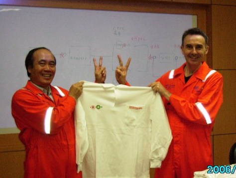 FBPC President and Vice President present workers with shirts to celebrate a safe working milestone from Chris Dugglebys BIZCHANGERS site